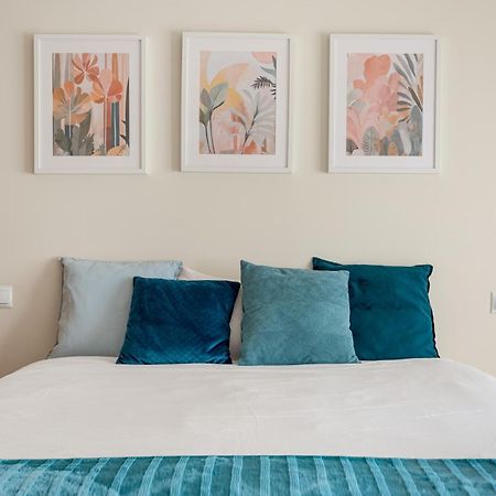 Joivy Stylish City Centre Flat With Parking Maía Exteriér fotografie
