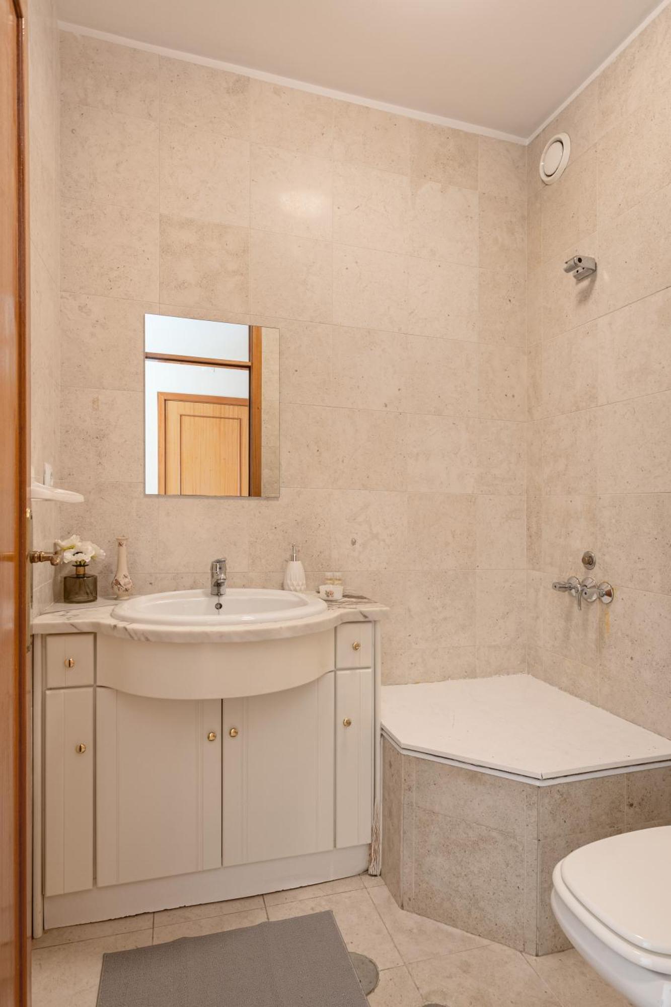Joivy Stylish City Centre Flat With Parking Maía Exteriér fotografie