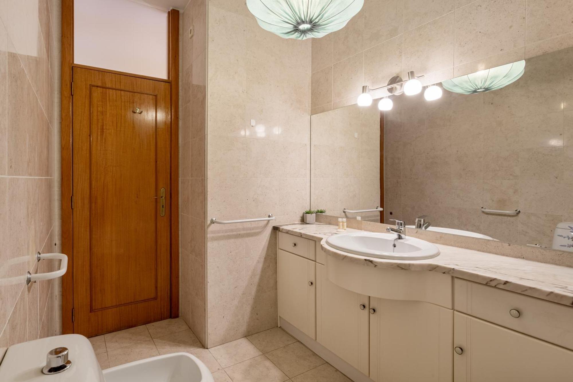 Joivy Stylish City Centre Flat With Parking Maía Exteriér fotografie