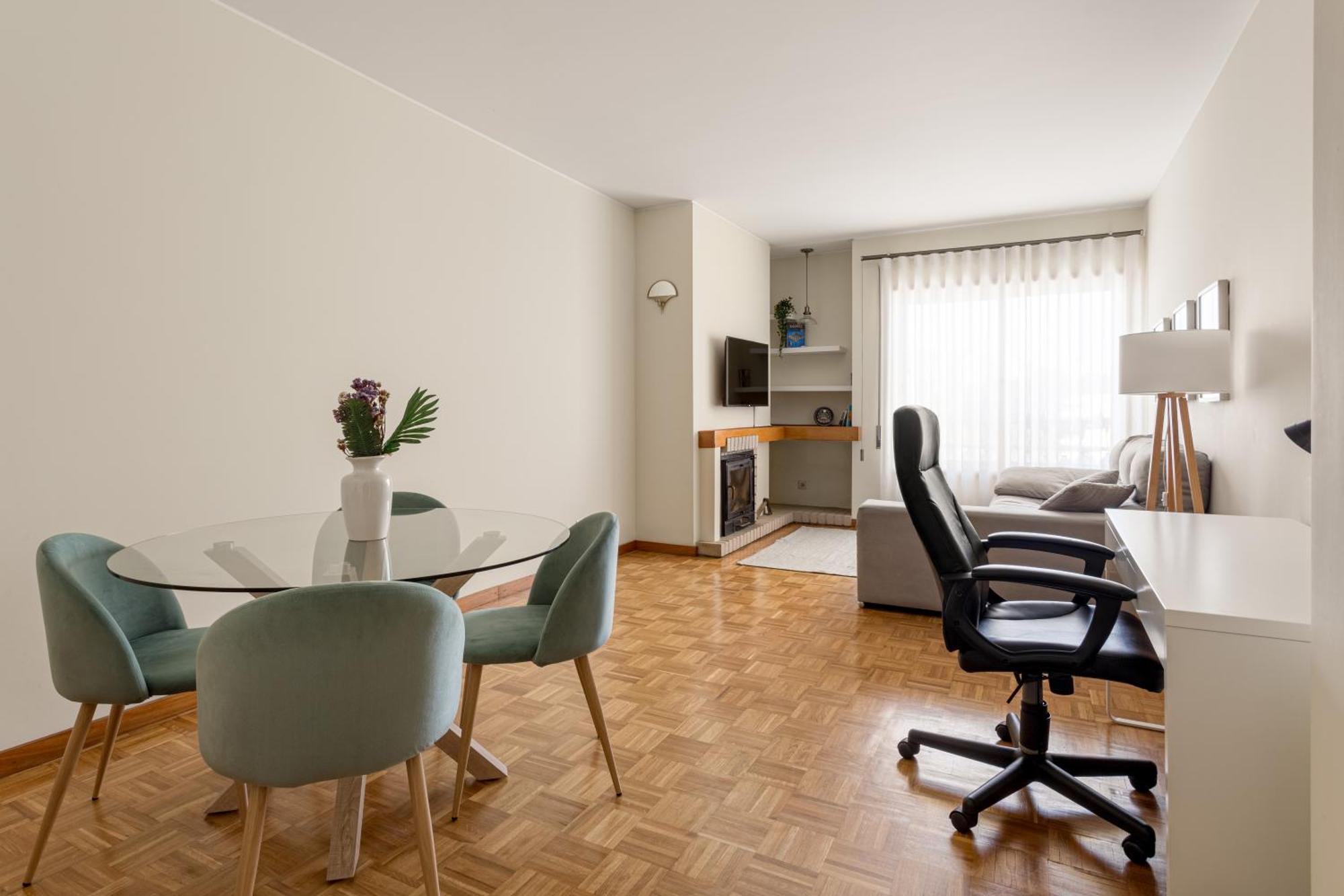 Joivy Stylish City Centre Flat With Parking Maía Exteriér fotografie