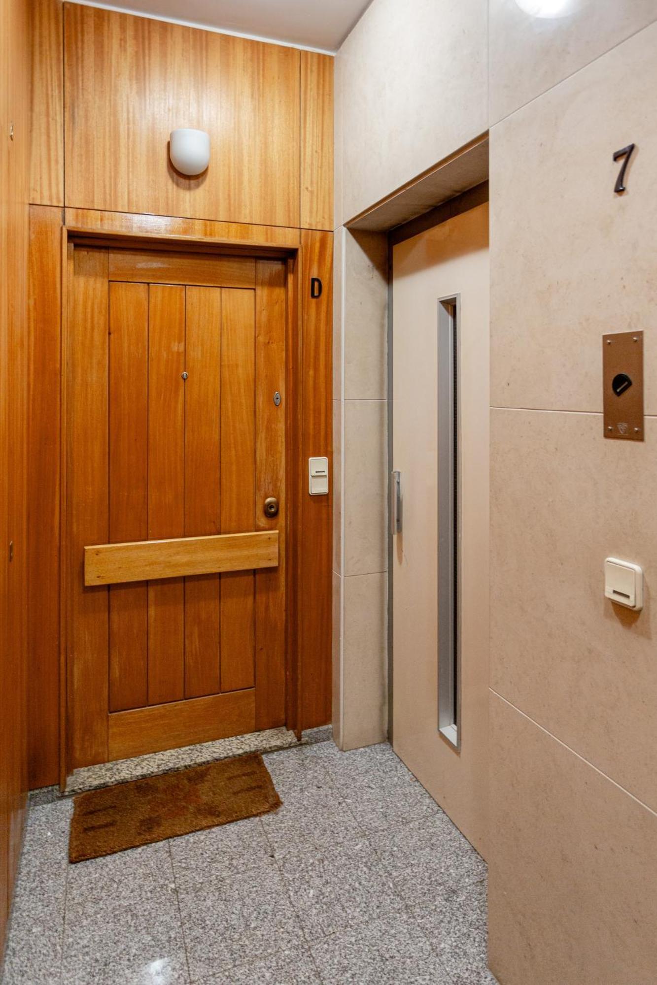 Joivy Stylish City Centre Flat With Parking Maía Exteriér fotografie